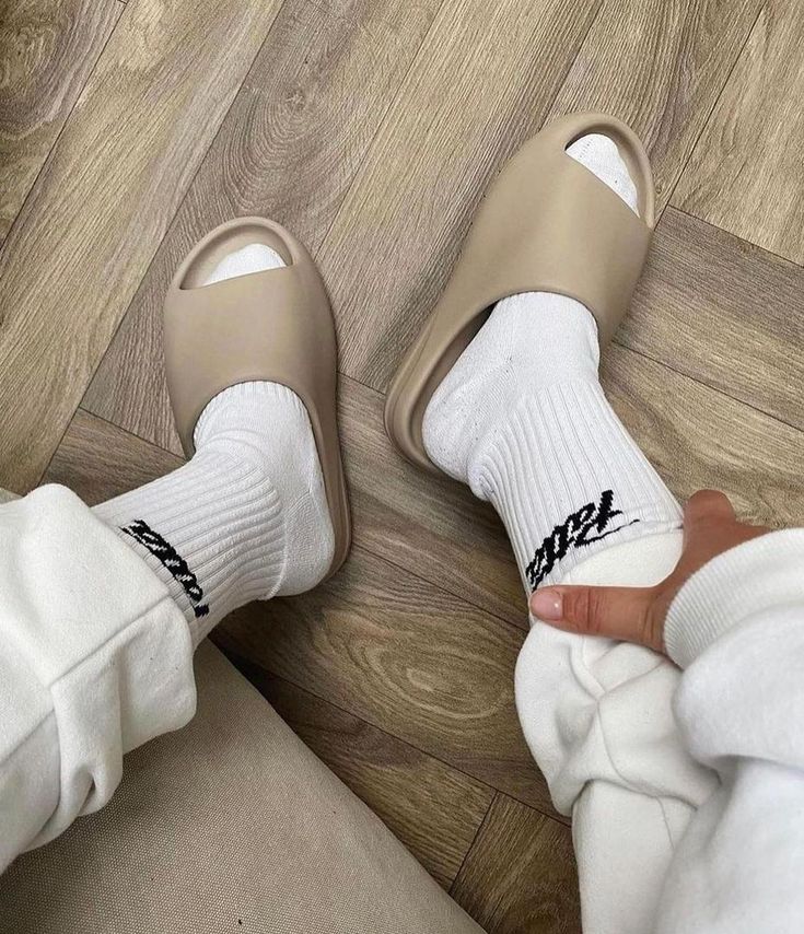 Adidas Yeezy Slide Pure