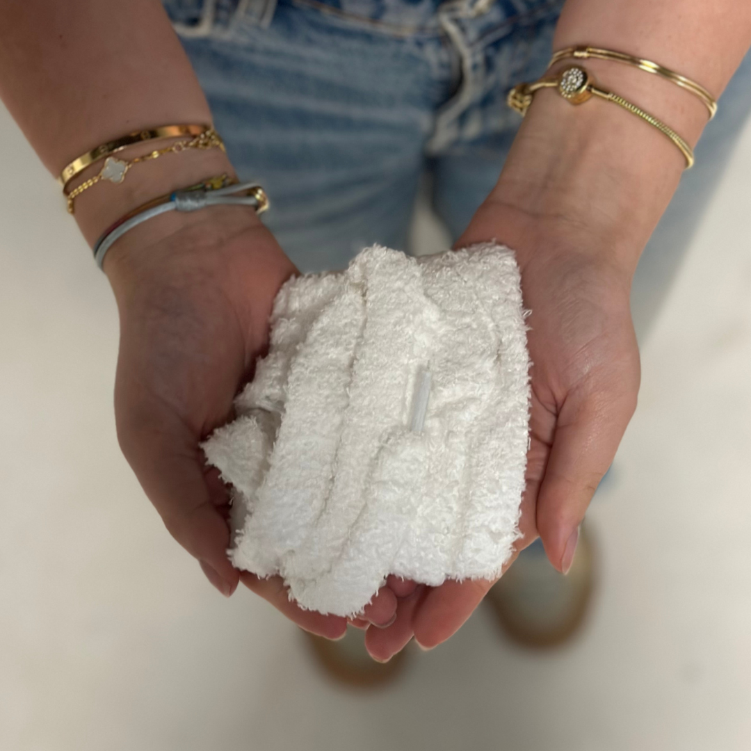 Fluffy Laces White