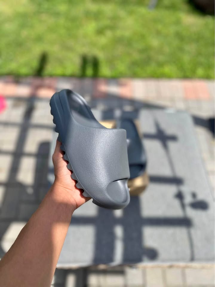 Adidas Yeezy Slide Granite
