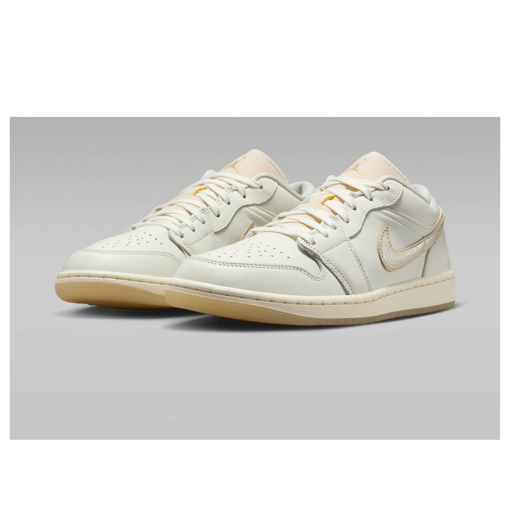 Jordan 1 Low SE Metallic Team Gold