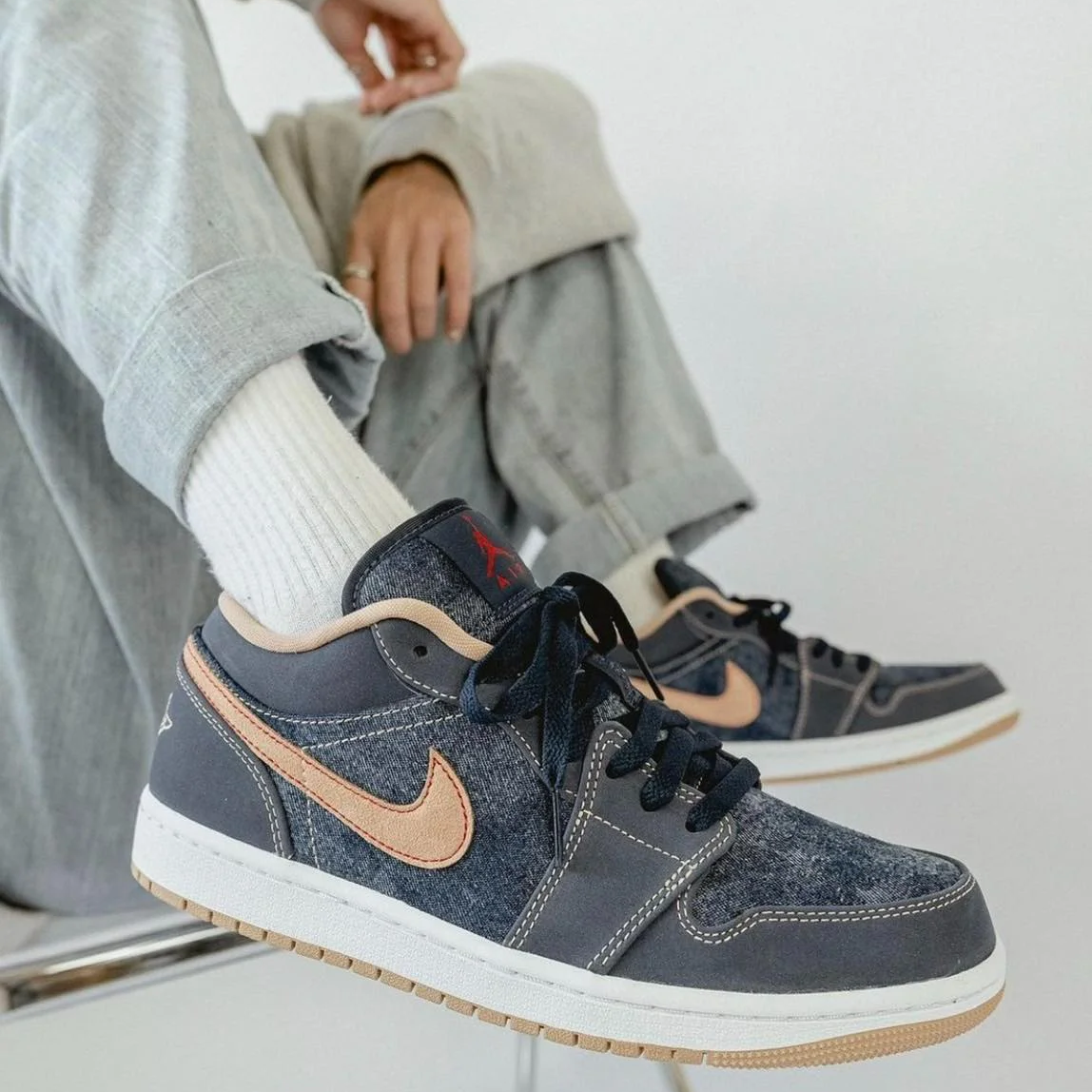 Jordan 1 Low SE Denim