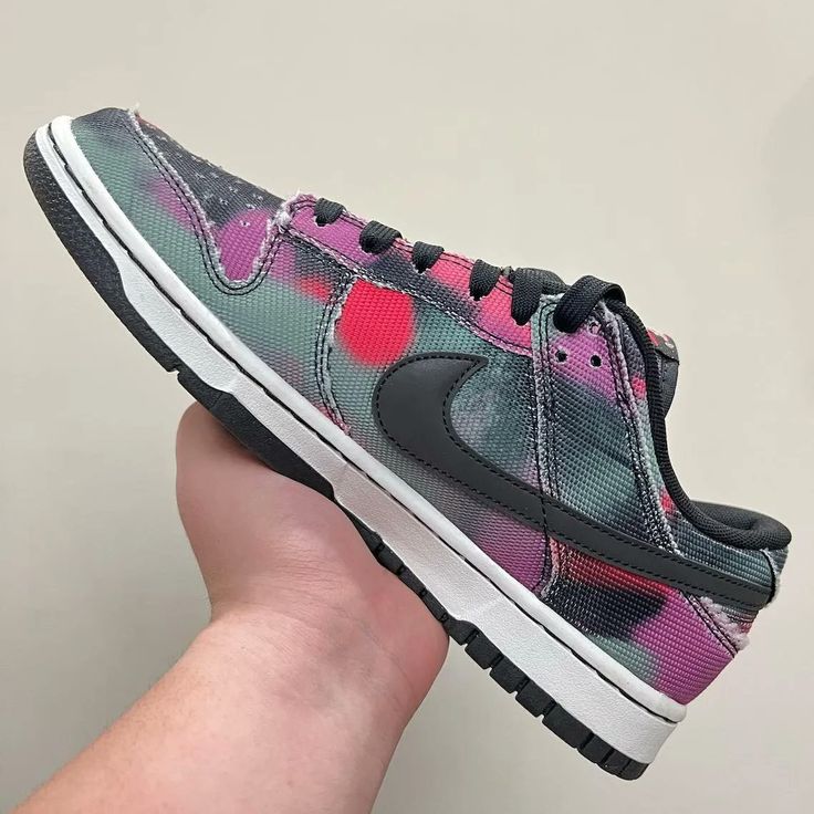 Nike Dunk Low Graffiti Pink