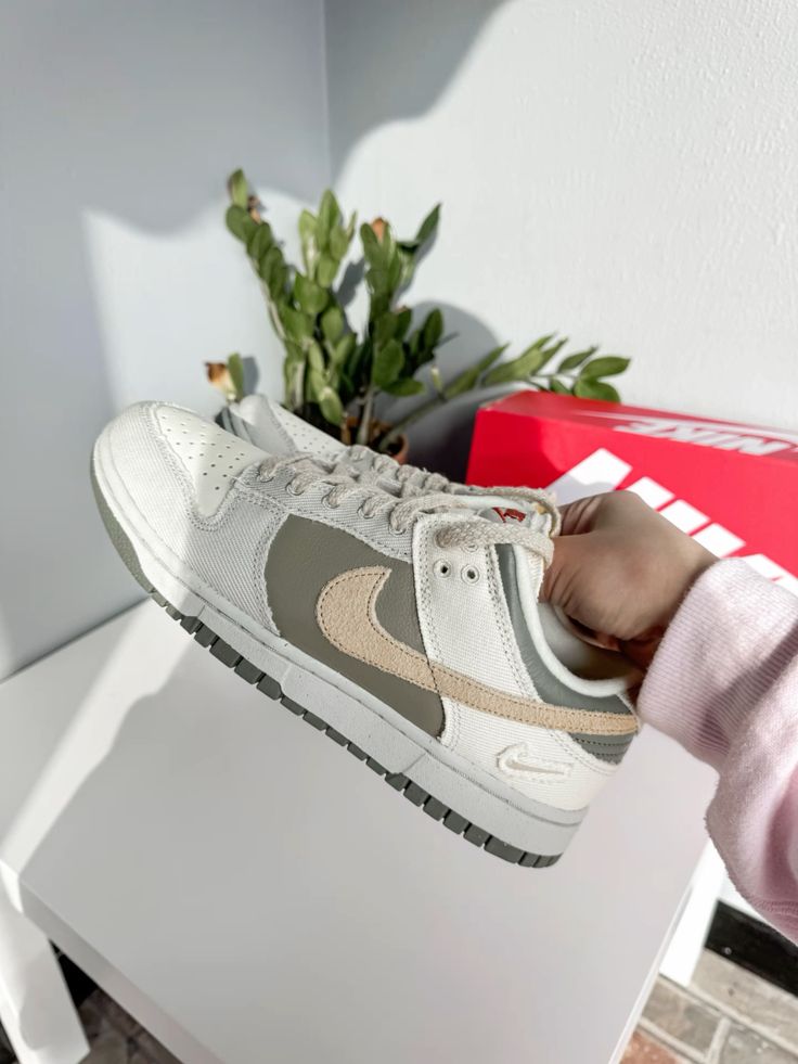 Nike Dunk Low Light Bone Dark Stucco