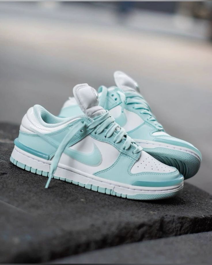 Nike Dunk Low Twist Jade Ice