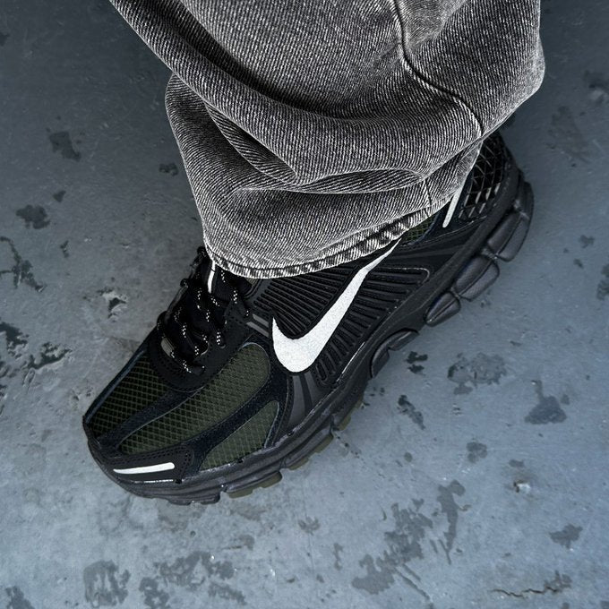 Nike Zoom Vomero 5 Black Sequoia