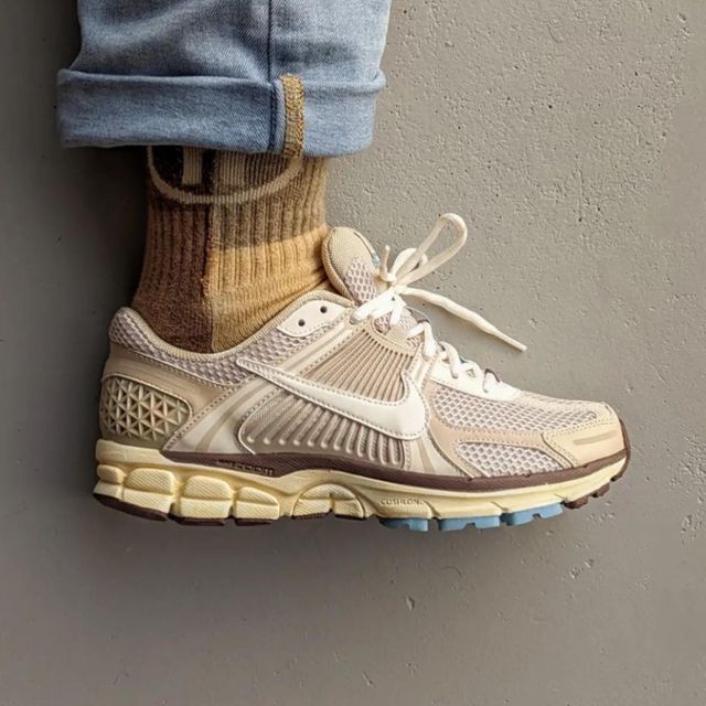 Nike Unisex Sneakers Zoom Vomero 5 Oatmeal