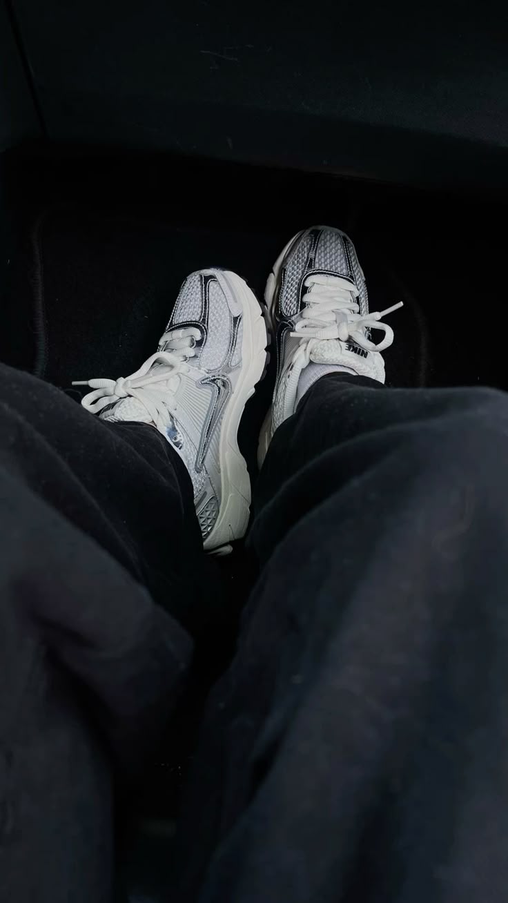 Nike Unisex Sneakers Zoom Vomero 5 Photon Dust