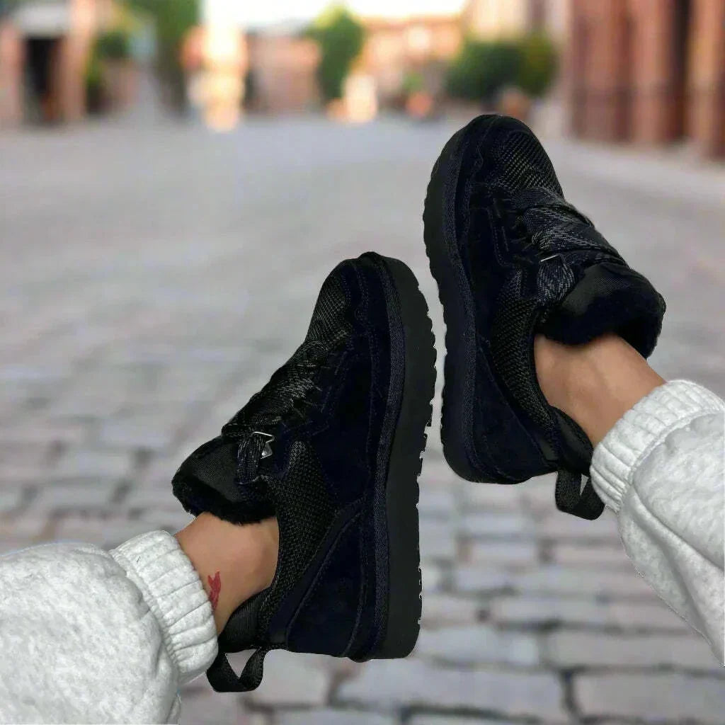 UGG Lowmel Black (Kids)