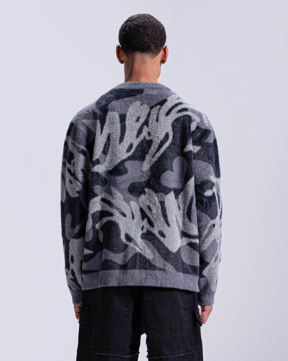 JOSH | FLUFFY SWEATER