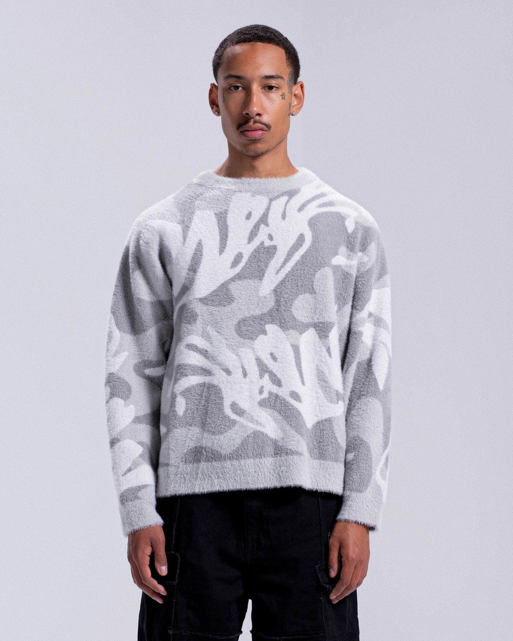 JOSH | FLUFFY SWEATER