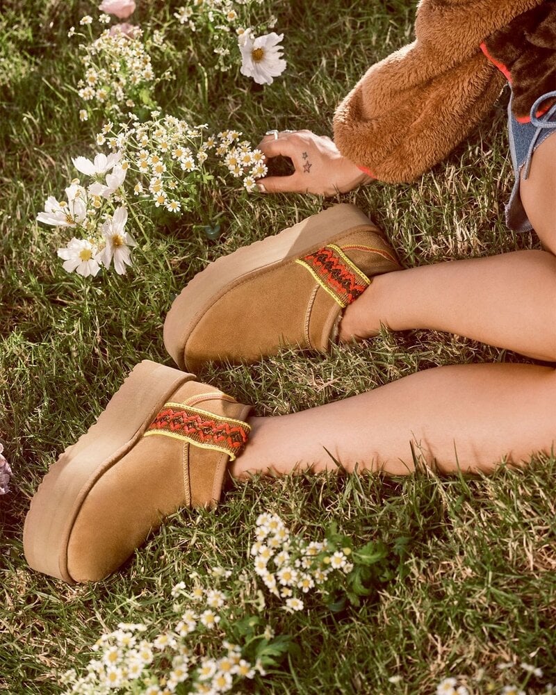 UGG Classic Ultra Mini Braid Boot Chestnut